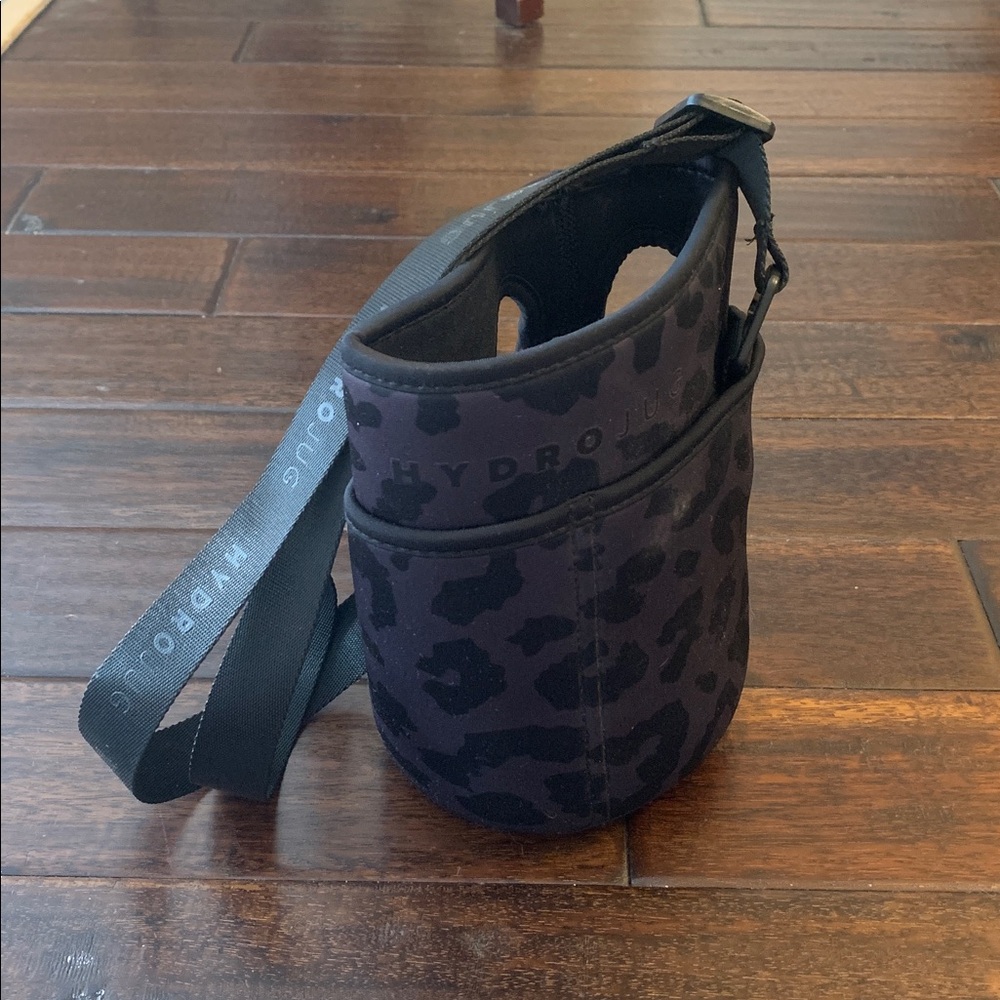 HydroJug Black Leopard Neoprene Sleeve Carrying Case Water Bottle Holder